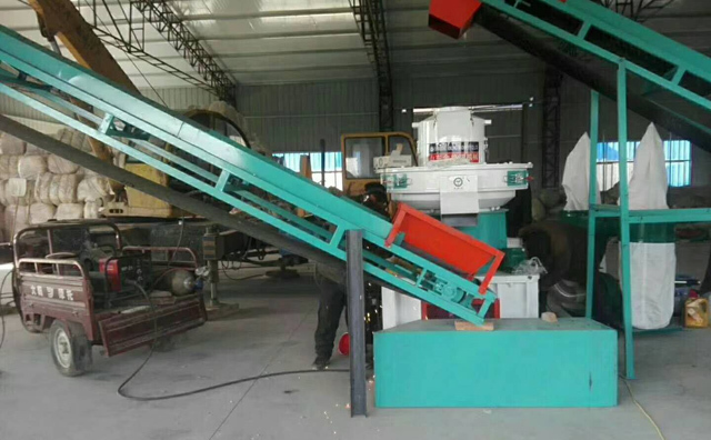 玉米秸稈顆粒機生產線客戶使用現場
